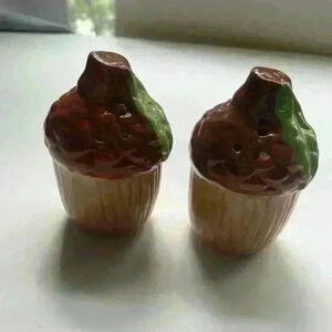 Ceramic Acorn Salt And Pepper Shaker Set Japan Thanksgiving Autumn Fall Decor